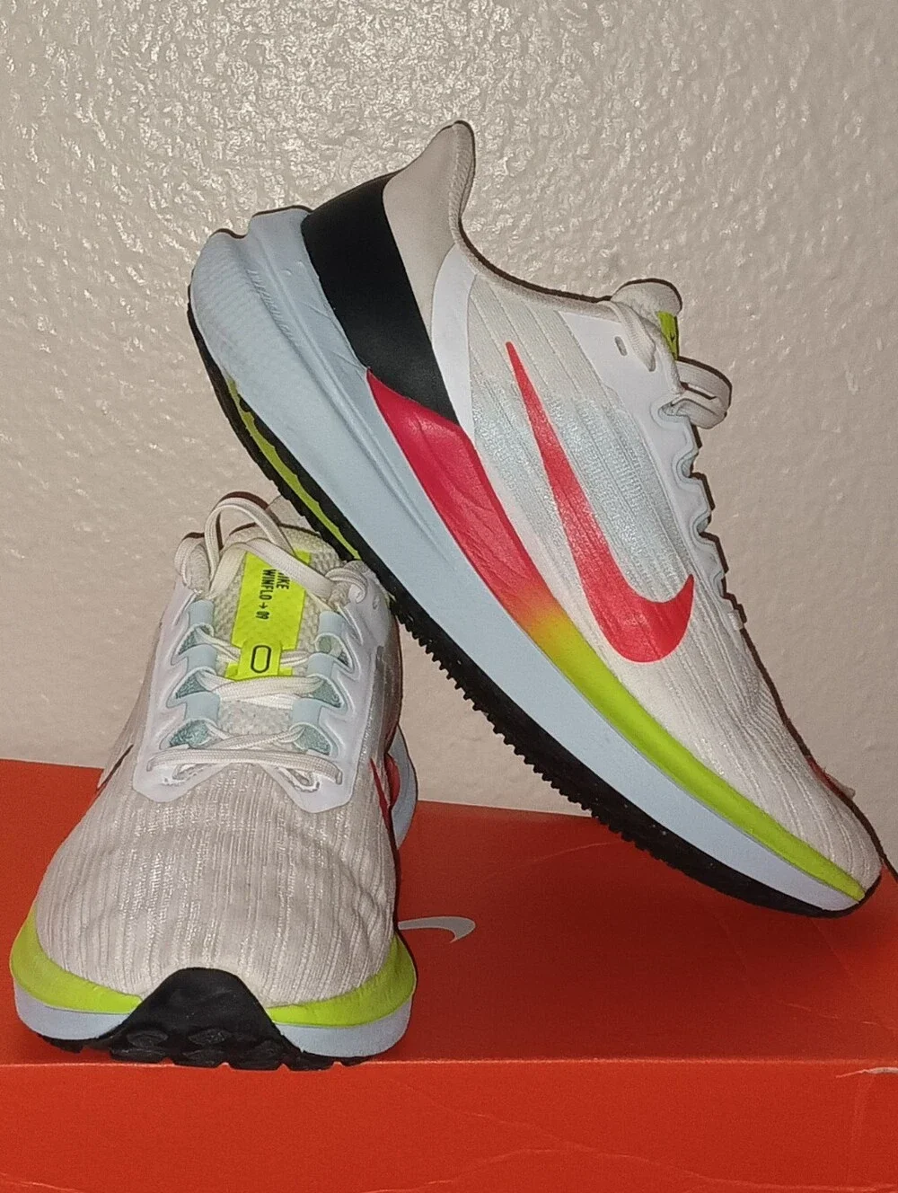 Nike Air Winflo 9 Women's Running Shoes - Size 9